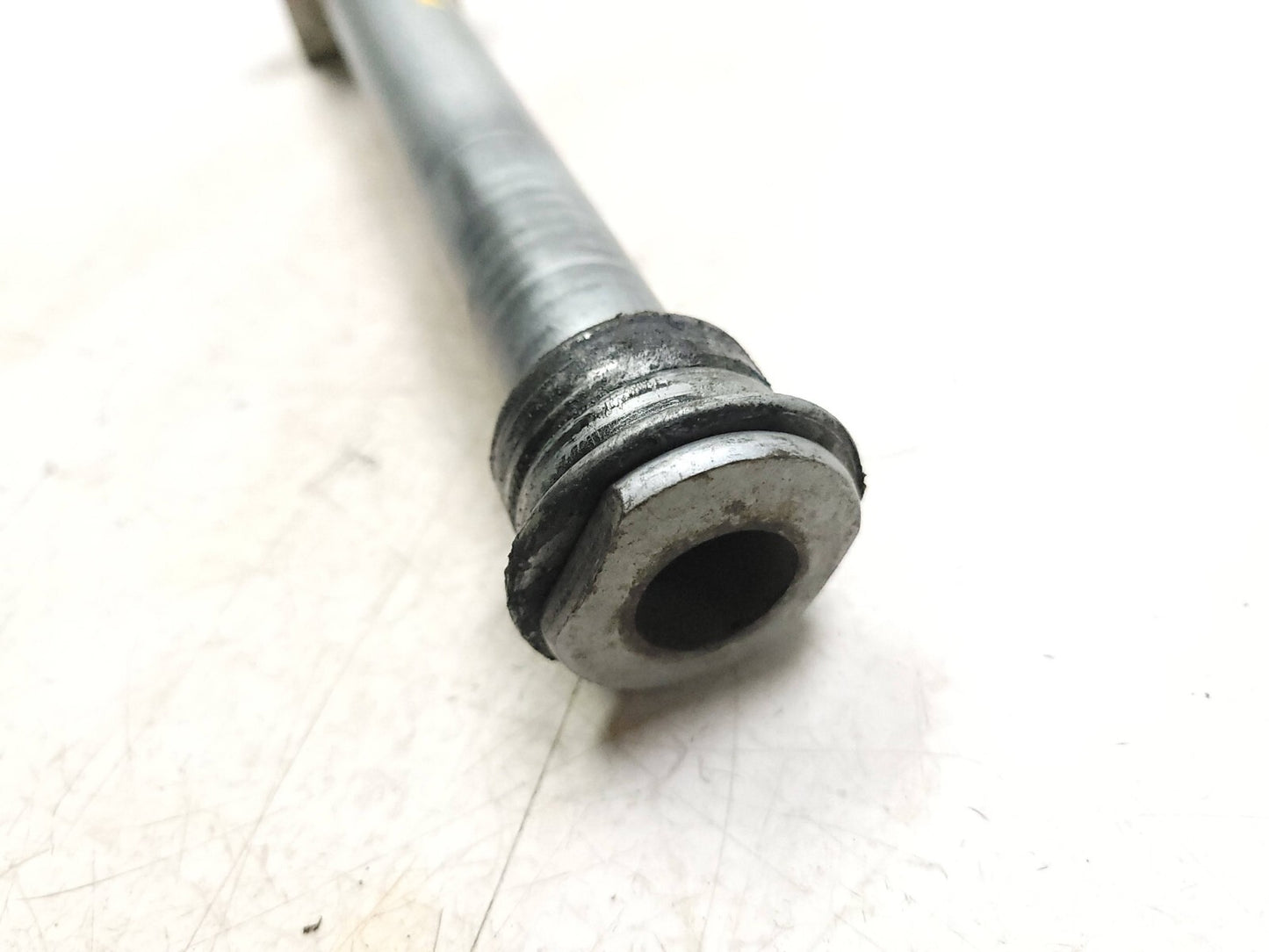 04 05 Honda Cbr 1000rr Rear Wheel Axle OEM 12k Miles