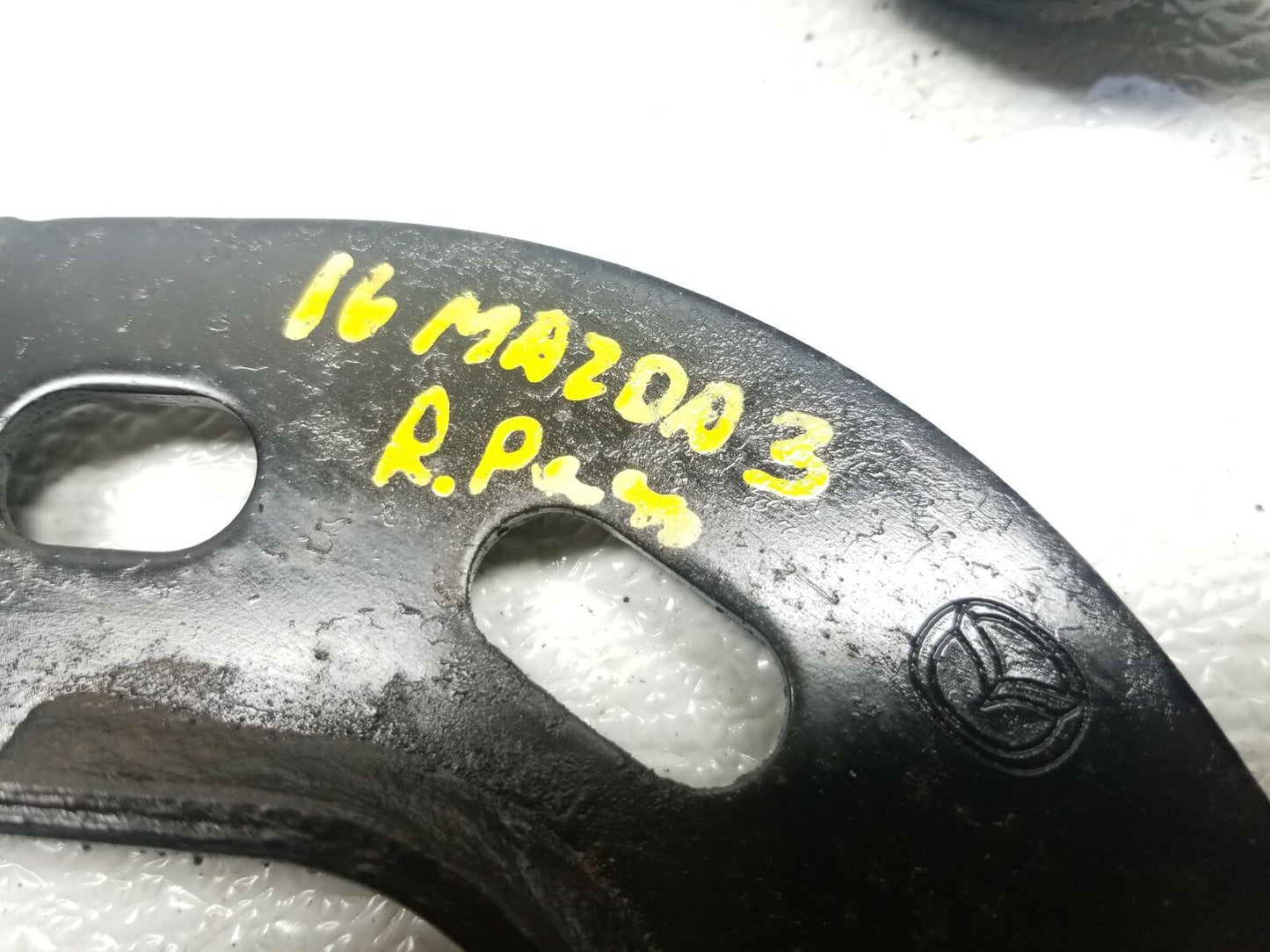 2016 Mazda 3 Rear Suspension Control Arm Right Passenger Side 3 Pcs OEM