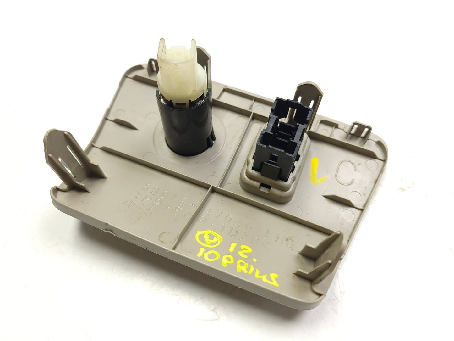 10 - 15 Toyota Prius Center Console Trim Cover W/ 12v Socket Outlet OEM