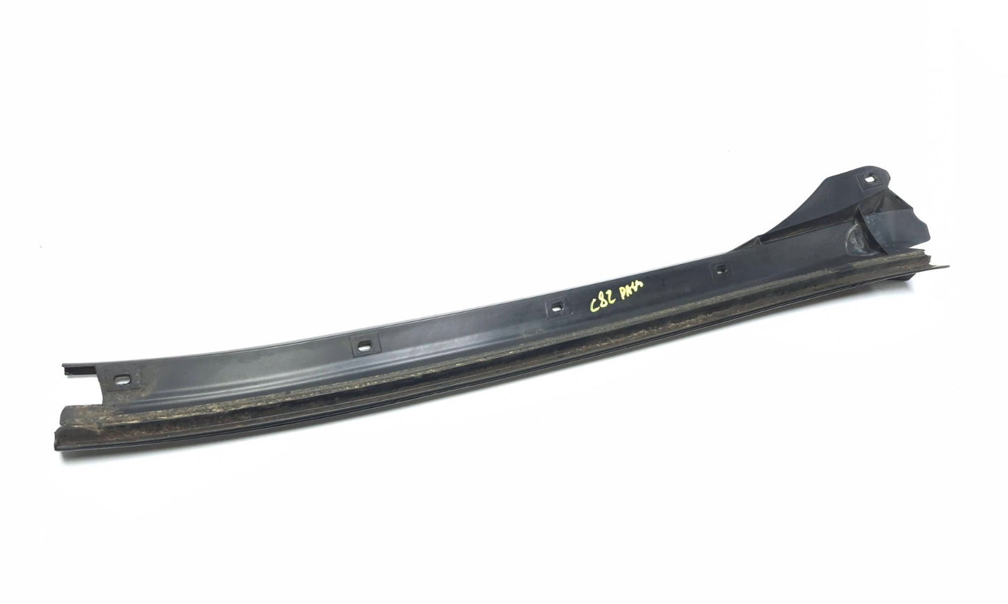 2013 Cadillac Escalade Esv Platinum Front Windshield Outer Molding Pair OEM