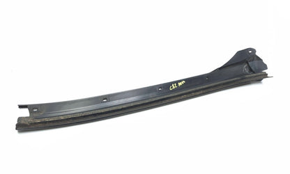 2013 Cadillac Escalade Esv Platinum Front Windshield Outer Molding Pair OEM