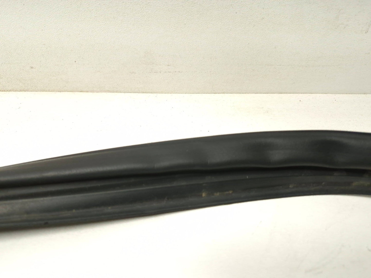2007 Acura Tl Type-s Rear Door Weatherstrip Seal Left Driver Side Set OEM