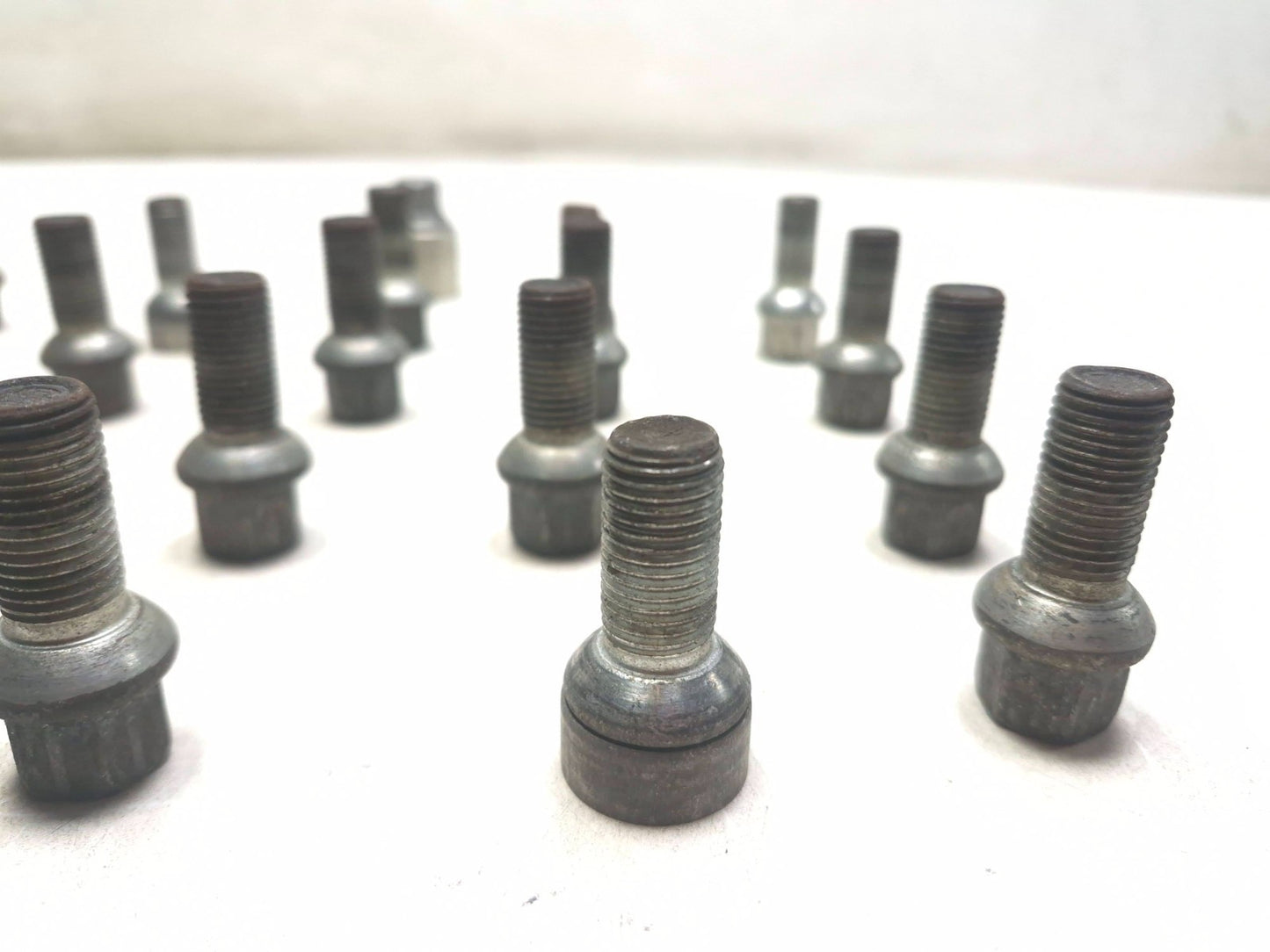 2016 VW Jetta Wheel Lug Bolt W/ Anti Theft Bolt 20pcs OEM 30k Miles