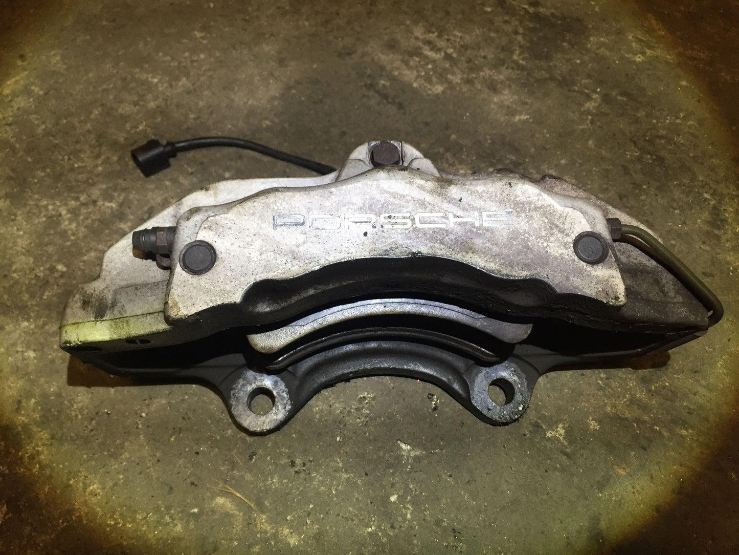 2004 Porsche Cayenne Brake Caliper Front Passenger Side Right OEM