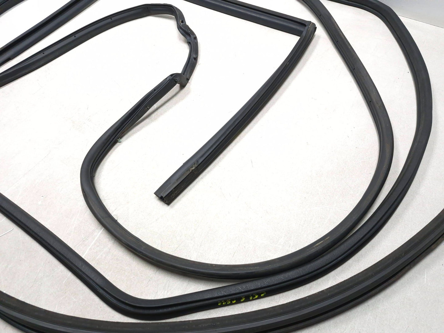 2007 Saab 9-5 Aero Rear Passenger Door Weatherstrip Seal Kit OEM