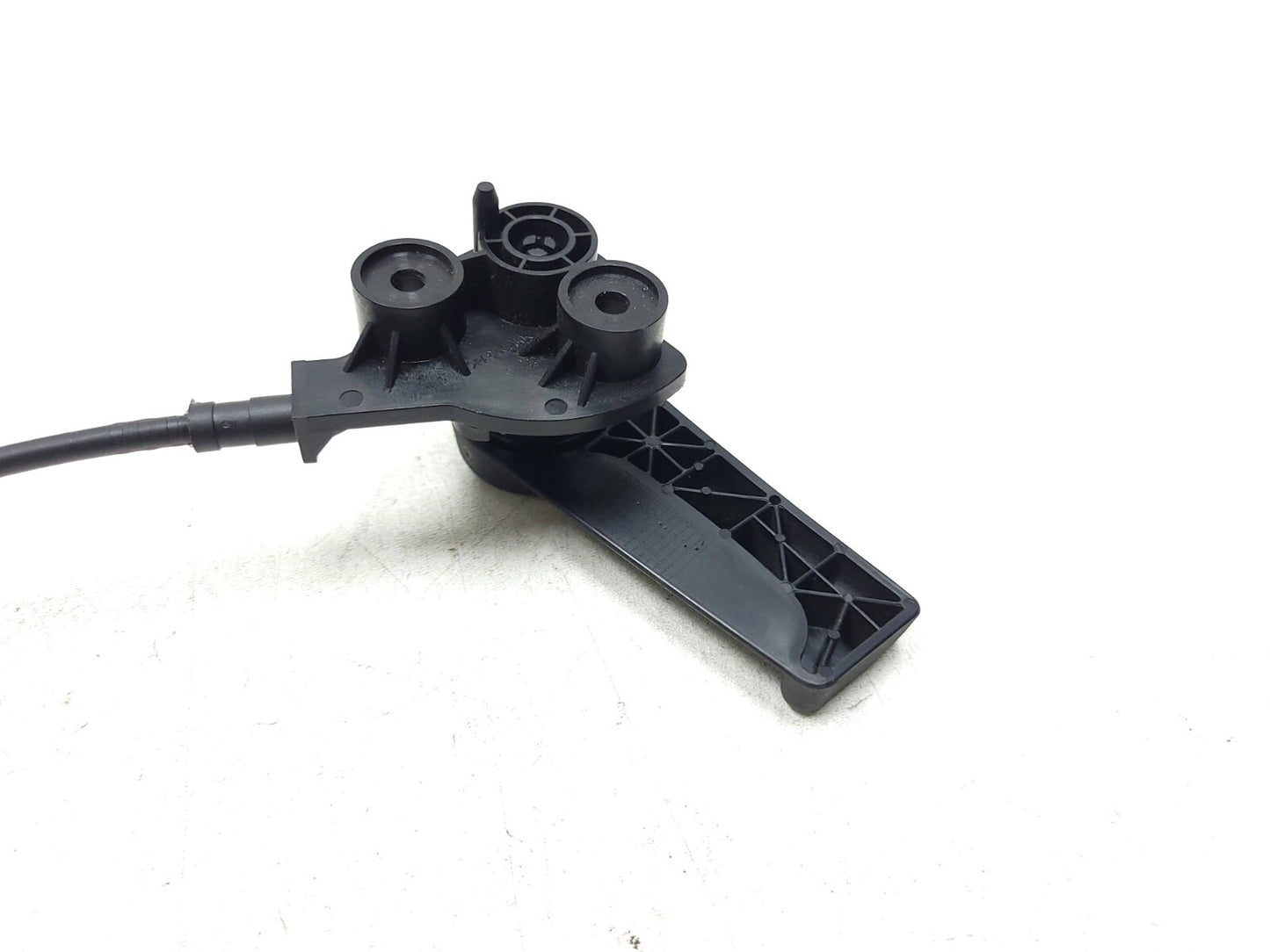 09-14 Hyundai Genesis Hood Release Handle Lever OEM Sedan