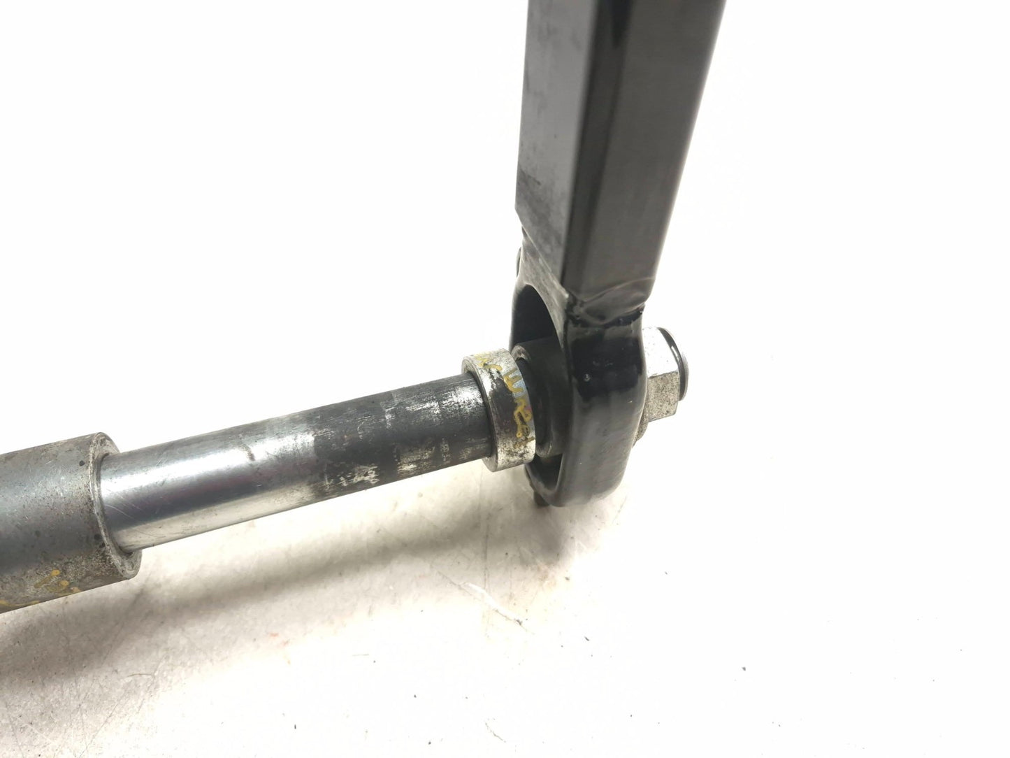 2006 Harley-davidson Sportster Xl883 Rear Swingarm & Bolt Assy OEM