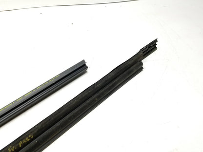 2013 Chrysler 200 Sedan Window Belt Seal Front Passenger Side Right 2pcs OEM