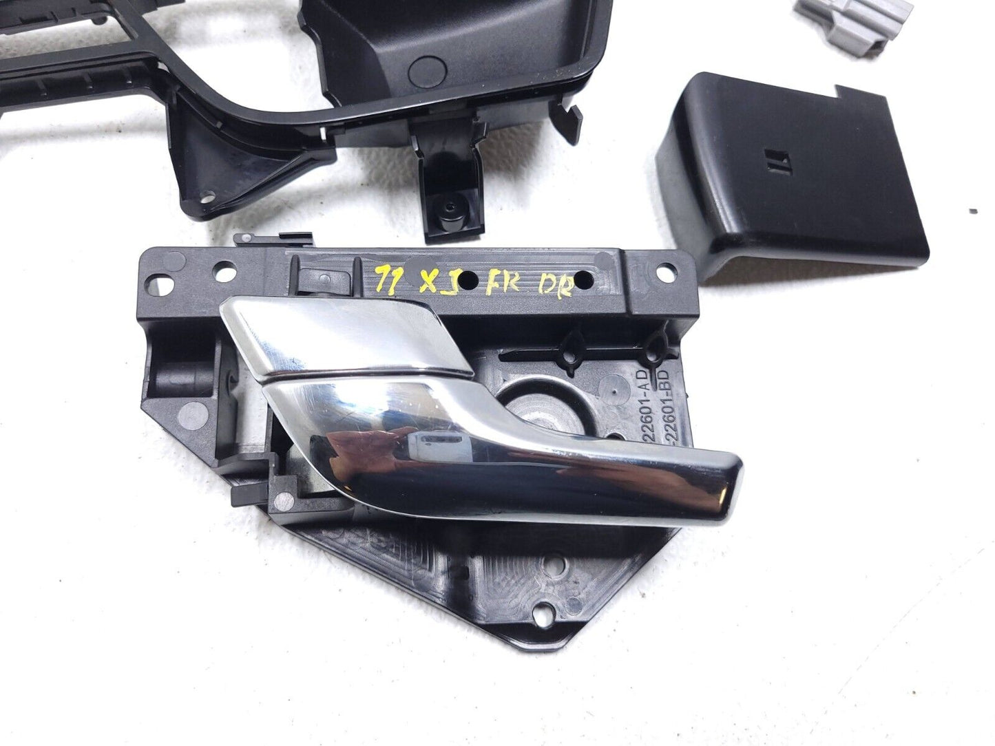 10 11 12 13 Jaguar XJ Front Driver Door Interior Handle W/ Trim OEM