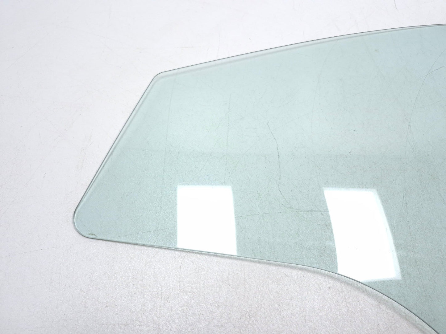 2014 Hyundai Accent Front Left Door Window Glass OEM