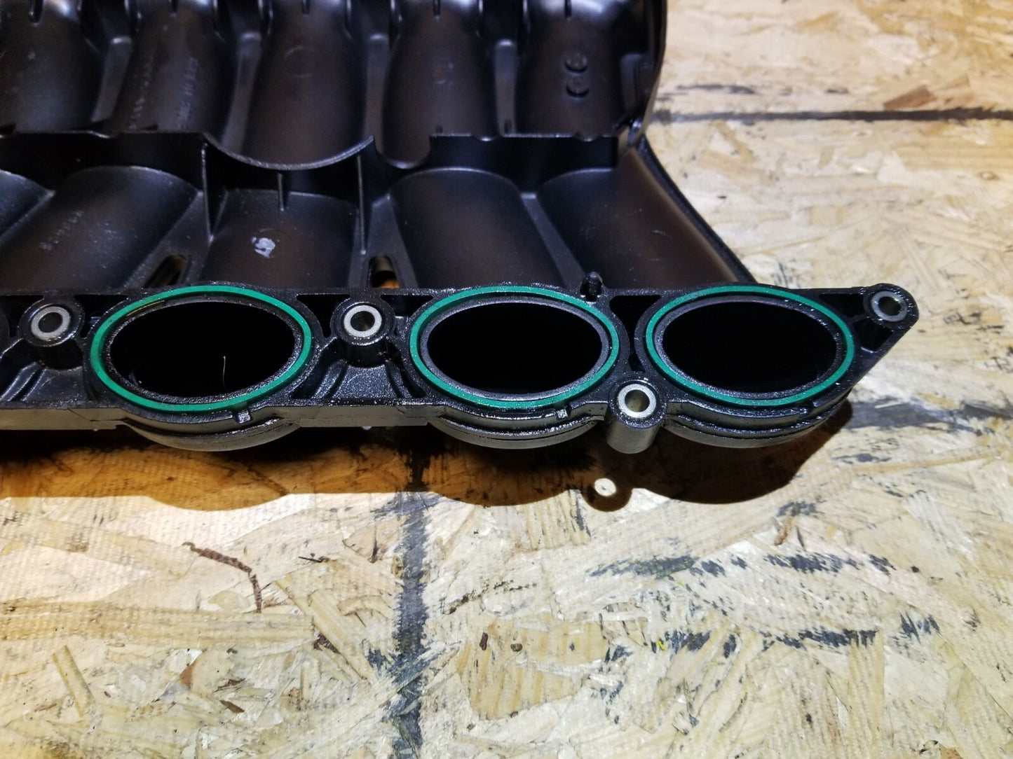 2007 Volvo S40 2.4l Upper Intake Manifold OEM