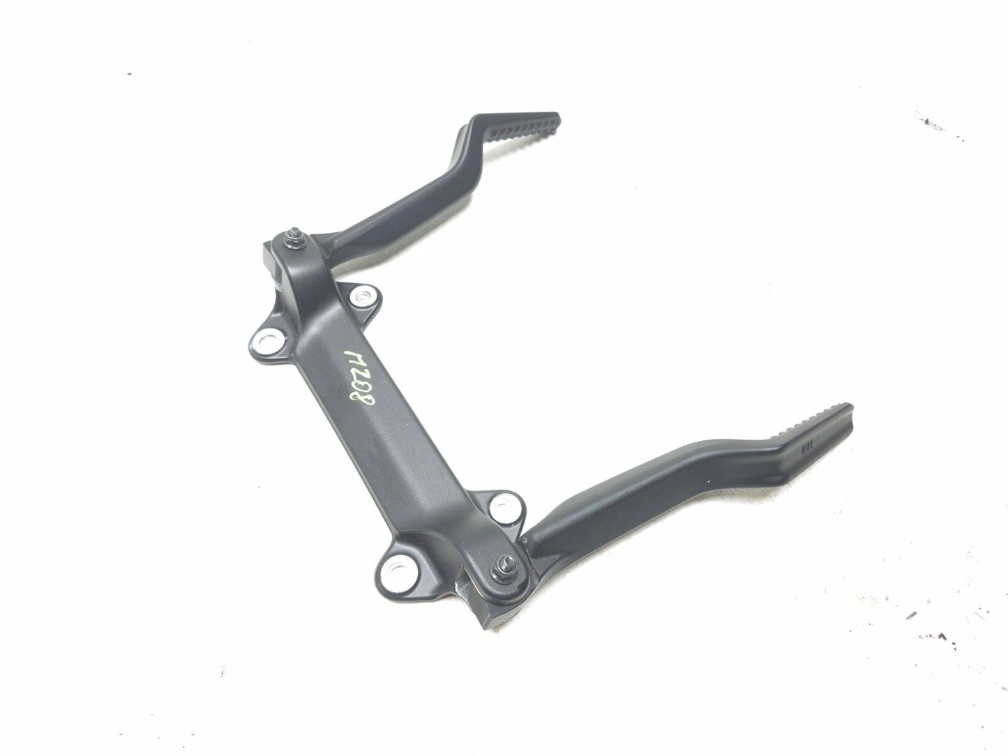 2025 Yamaha Xsr900 Rear Footrest W/ Mount Bracket Left & Right OEM
