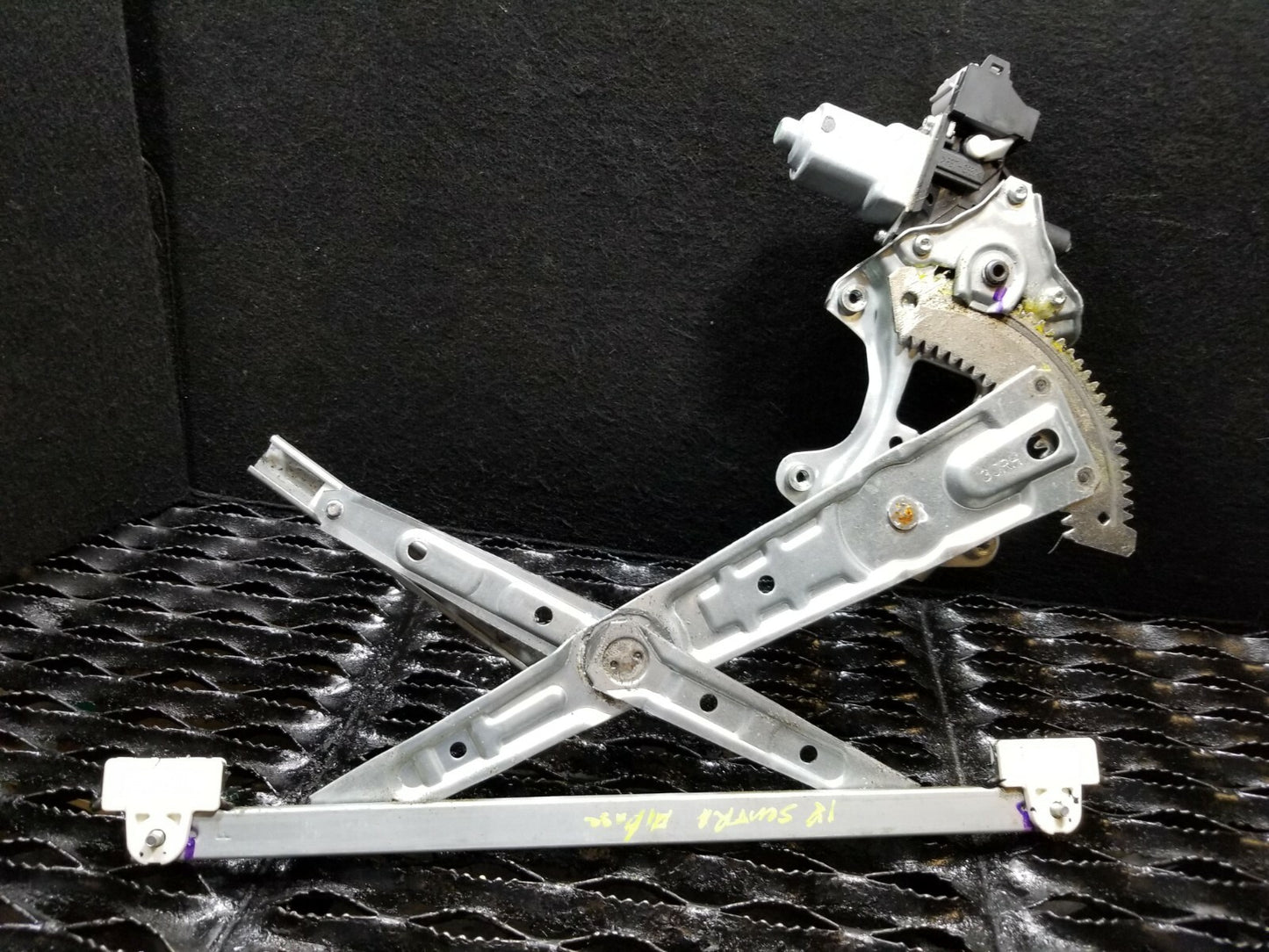 13 14 15 16 17 18 Nissan Sentra Rear Right Window Motor Regulator W/motor OEM 8k