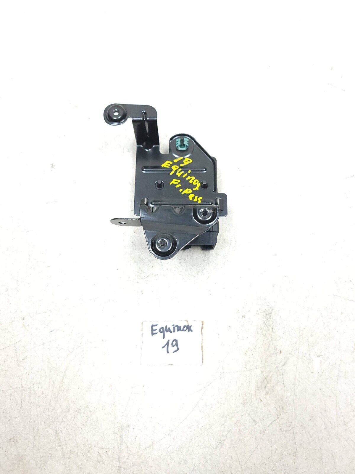 18-21 Chevrolet Equinox Front Passenger Seat Occupant Sensor Control Module OEM