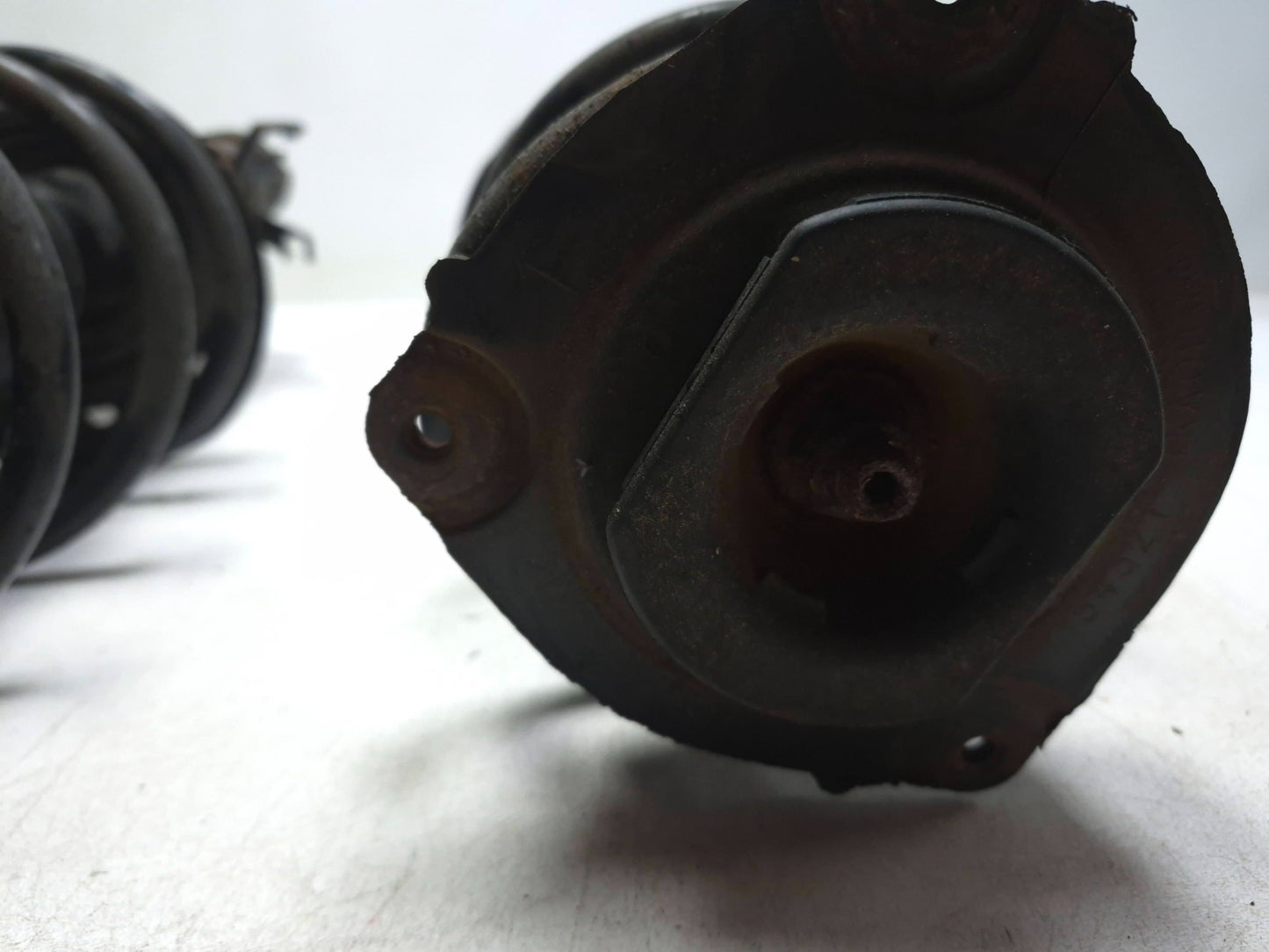 2015 Nissan Juke Front Shock Strut Absorber With Spring Pair OEM