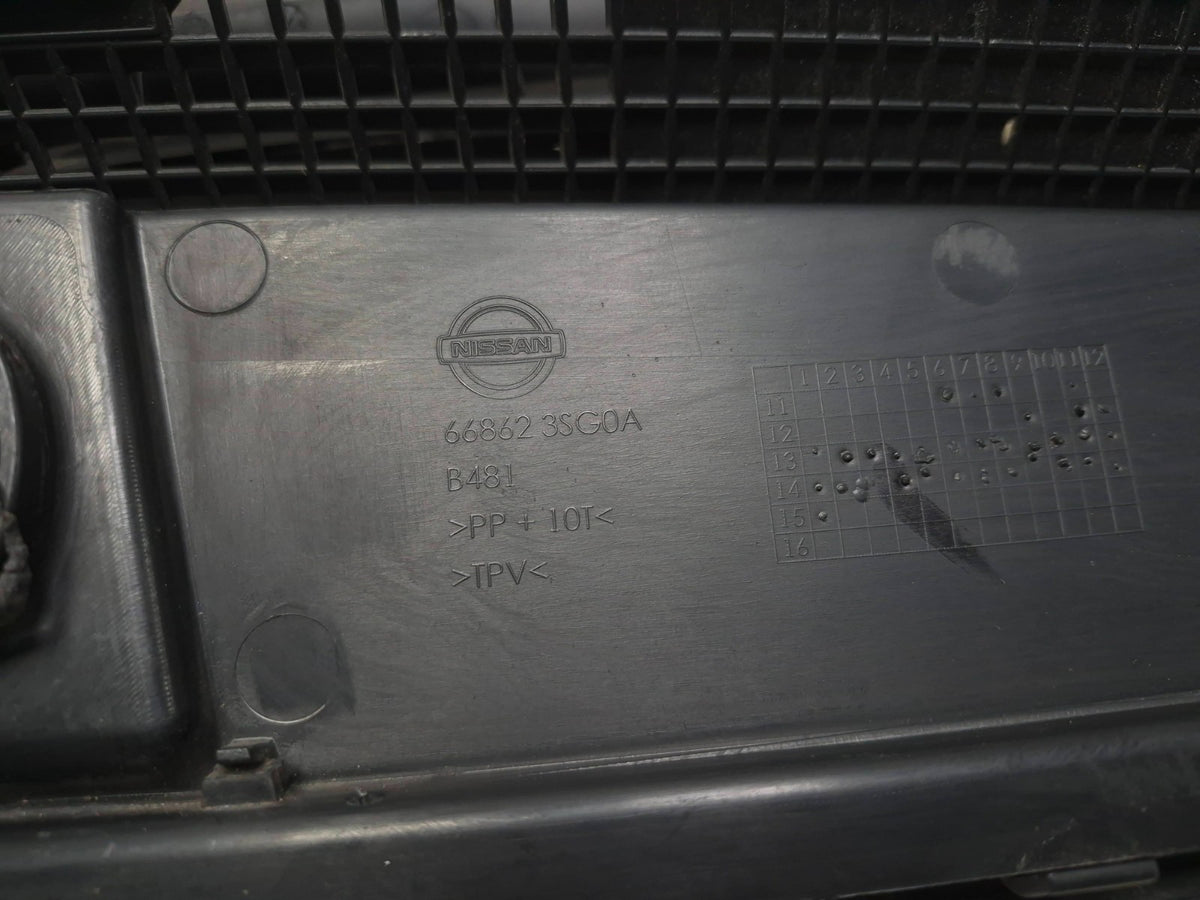 2015 Nissan Sentra Windshield Cowl Trim Panel 66862-3sg0a OEM