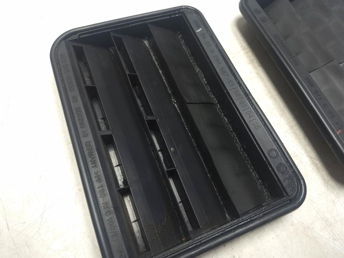 2013 BMW 328i F30 Rear Quarter Air Vent Grille Left & Right Pair OEM