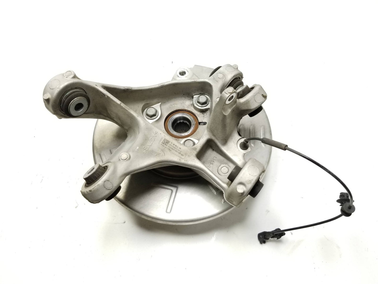 2021 Tesla Model 3 Rear Spindle Knuckle Driver Side Left 1044411-00-g OEM