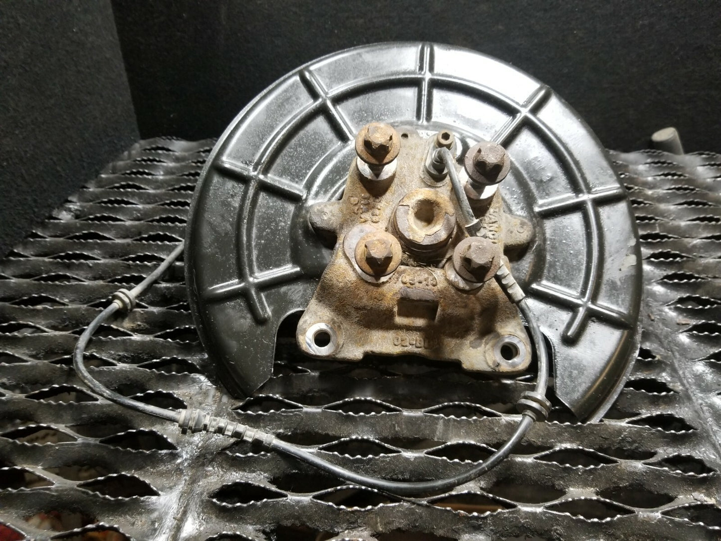 2014 Fiat 500l Rear Spindle Knuckle Wheel Hub Right Passenger Side OEM