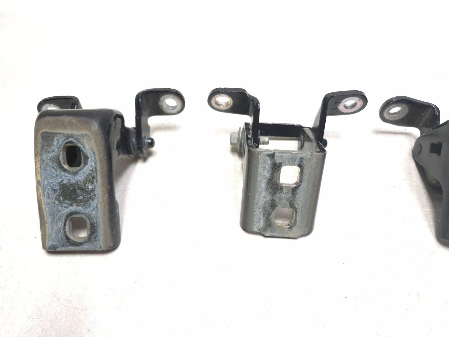 2014 Buick Regal Rear Door Hinge Set W/ Bolts And Striker OEM