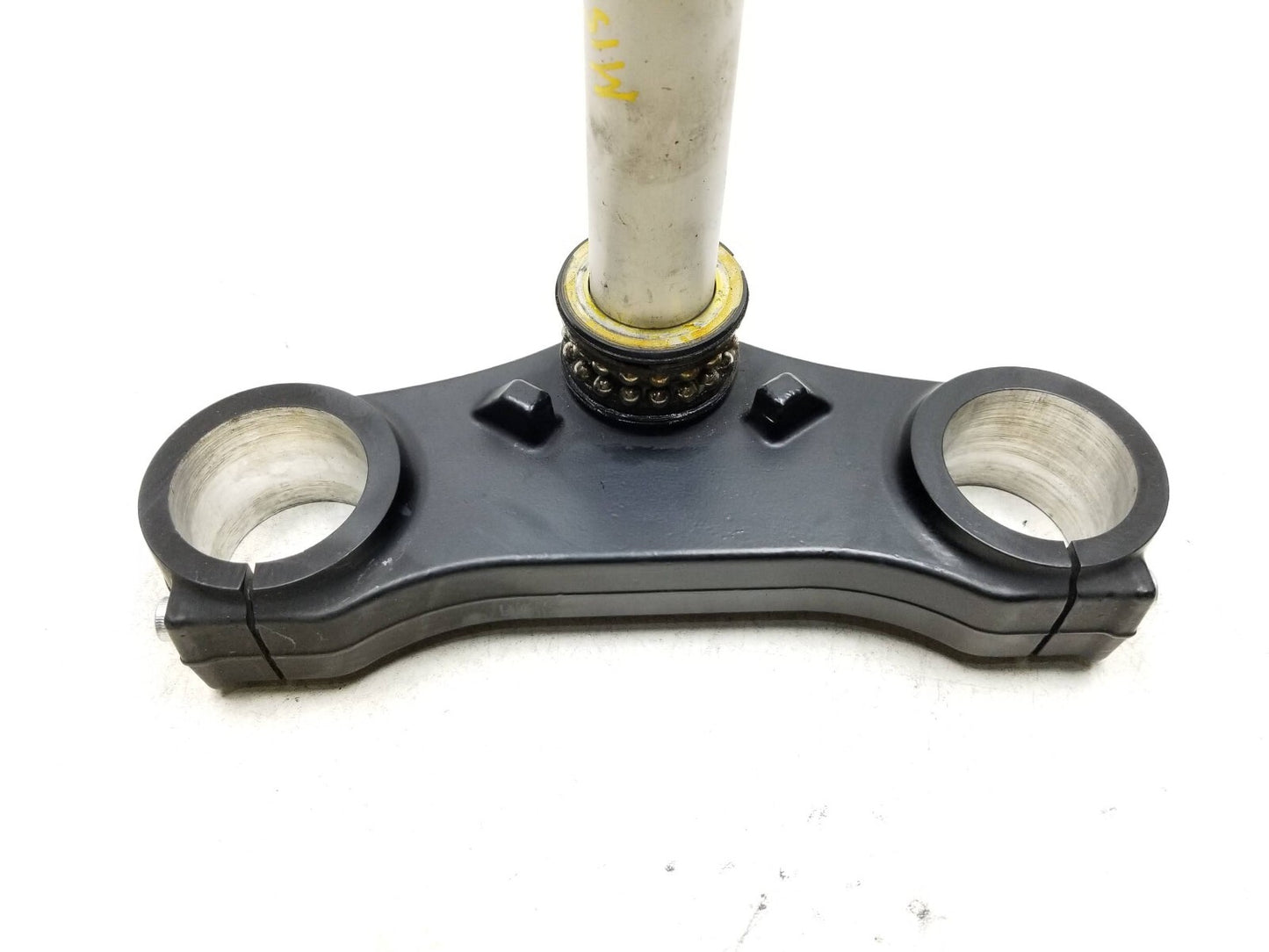 20 - 24 Benelli 302s Lower Triple Tree OEM 1609 Miles