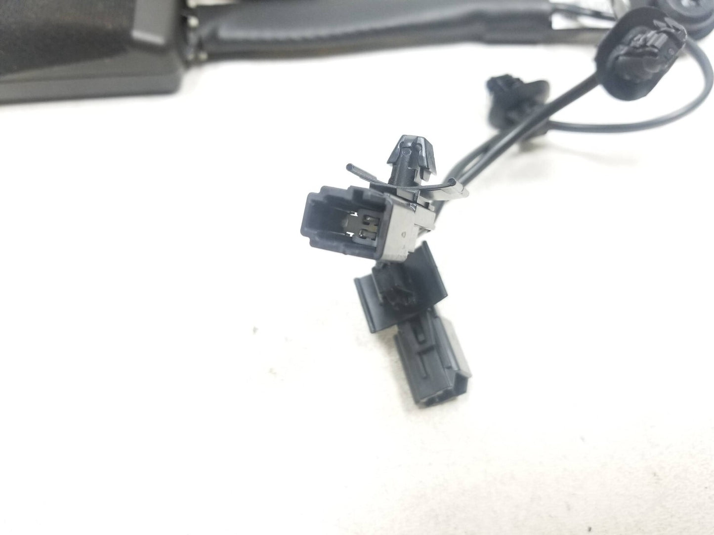 2022 Chevrolet Trailblazer Front Seat Belt Buckle Latch Left & Right OEM