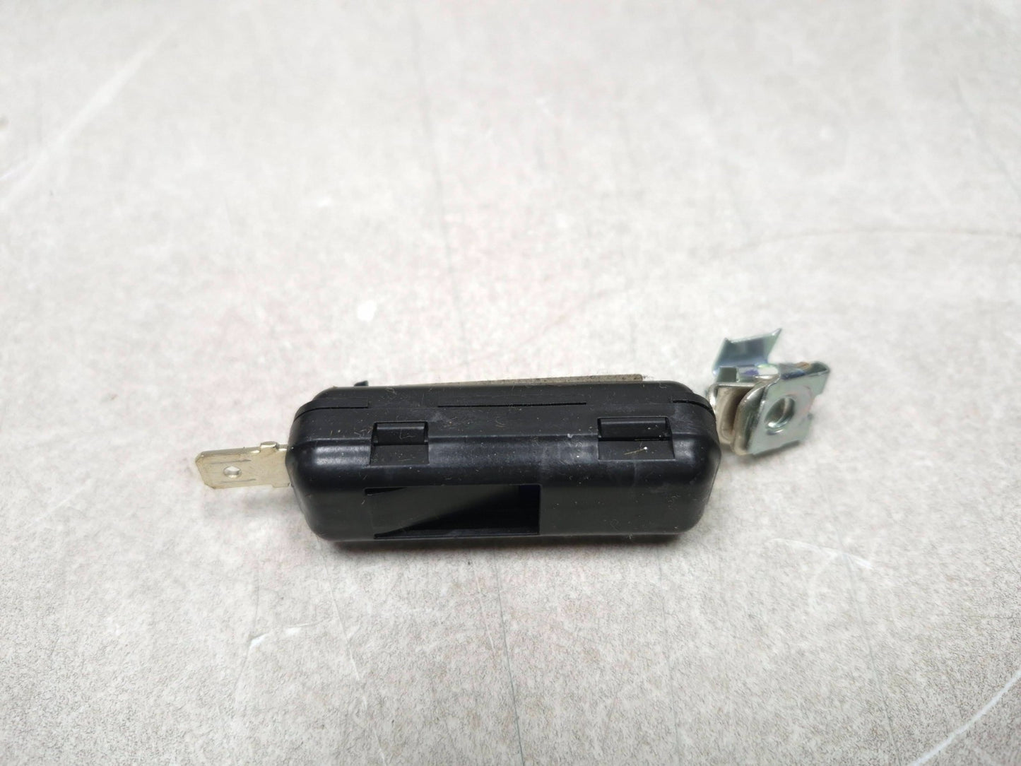 2018 Chrysler 300 Radio Antenna Capacitor OEM