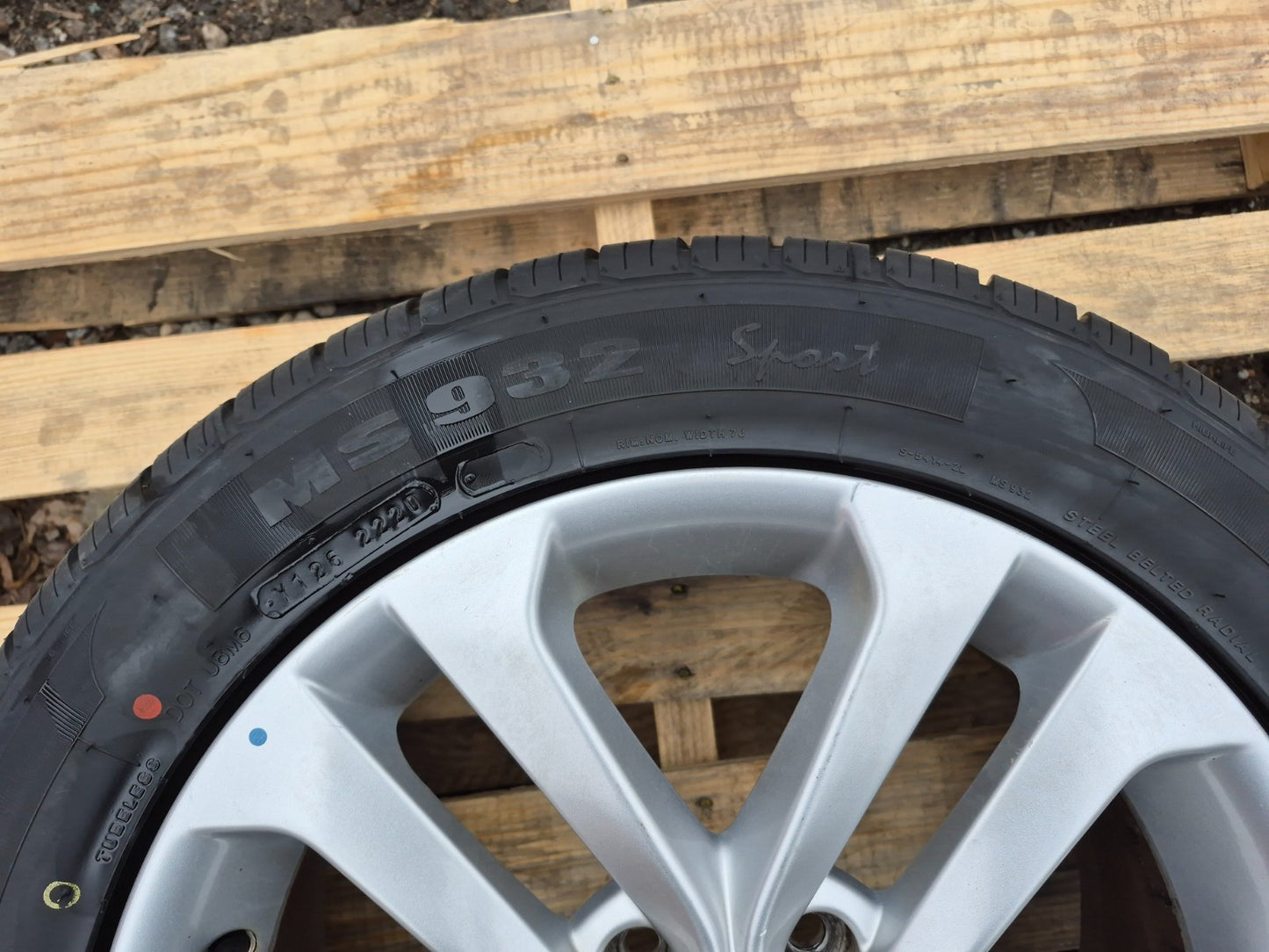 2015 Nissan Juke S Wheel Rim W/ Tire Milestar 215/55 R17 4 Pcs OEM