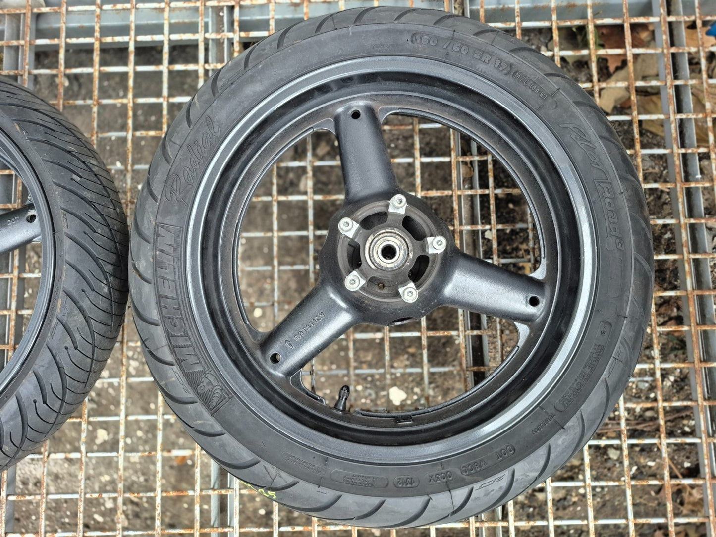 2001 Suzuki Gsx 750f Katana  Rear & Front Wheel W/ Tire Pair R 17 OEM