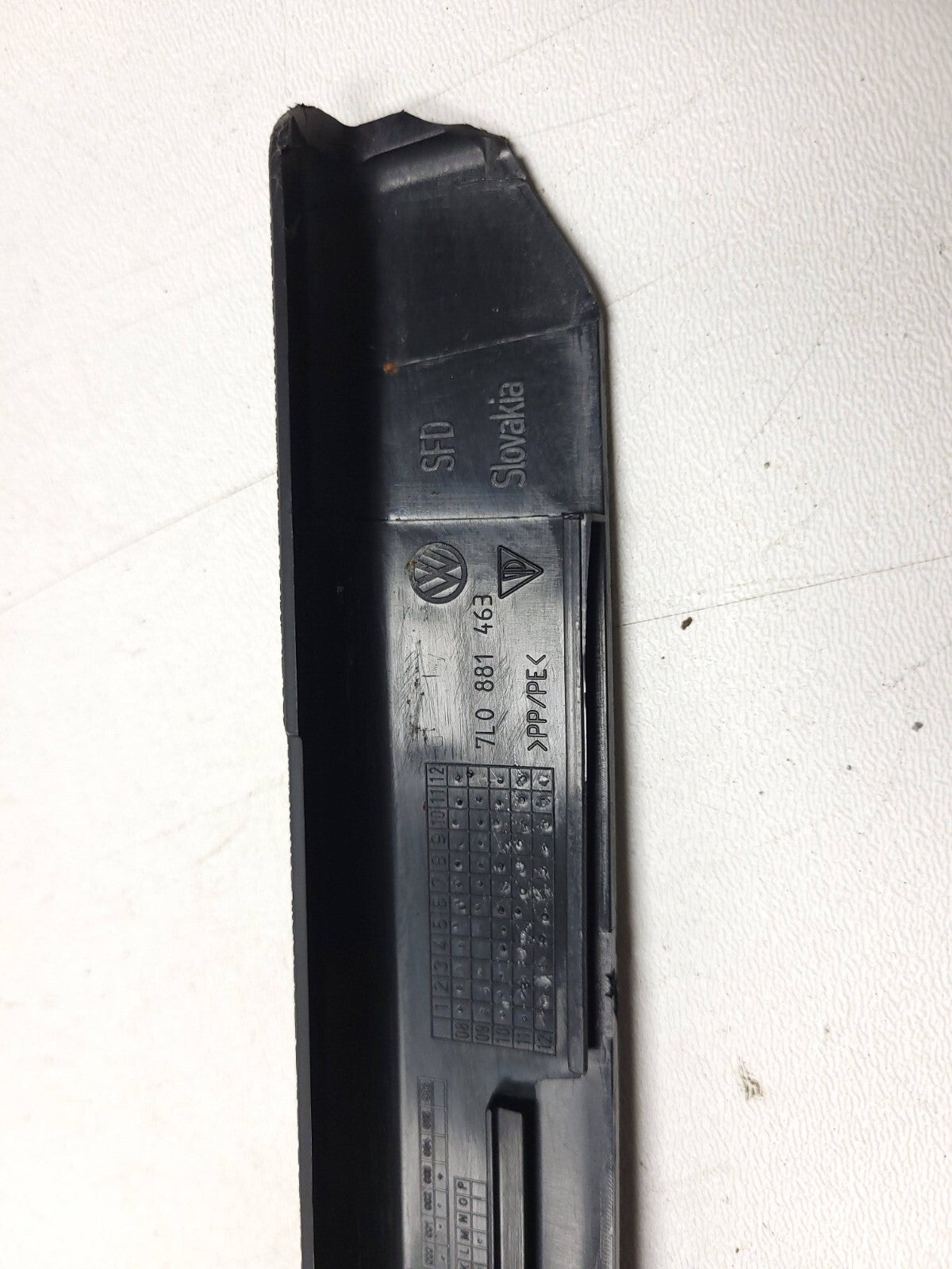 2009- 2015 Audi Q7 Seat Side Trim W/ Guide Sleeve Front Passenger Side Right OEM