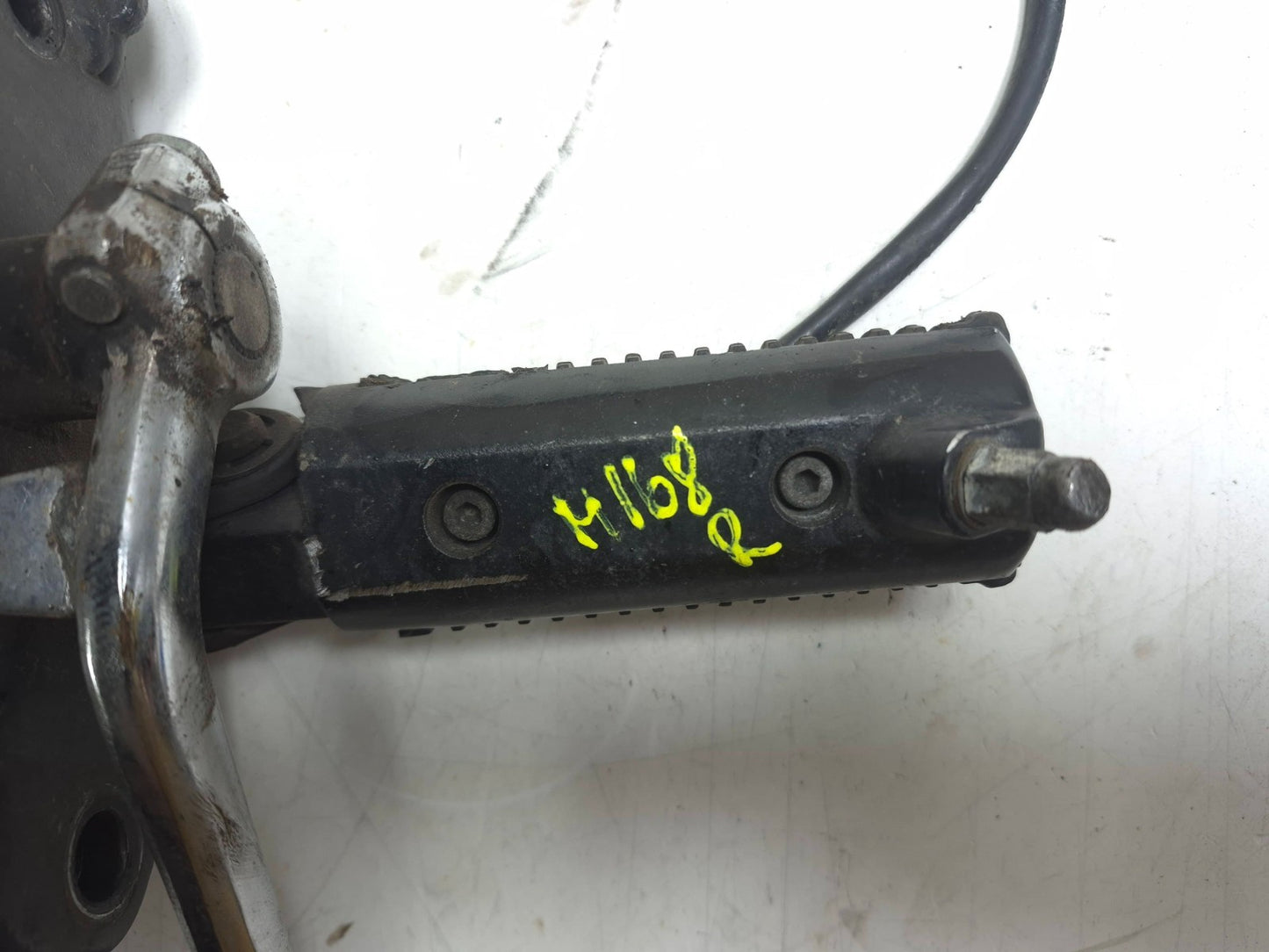 1991 Kawasaki Vulcan 500 En500 Front Right Footrest W/ Brake Pedal Assy OEM
