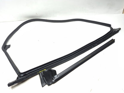 2019 Tesla Model 3 Front Door Weatherstrip Seal Passenger Side Right 2pcs OEM