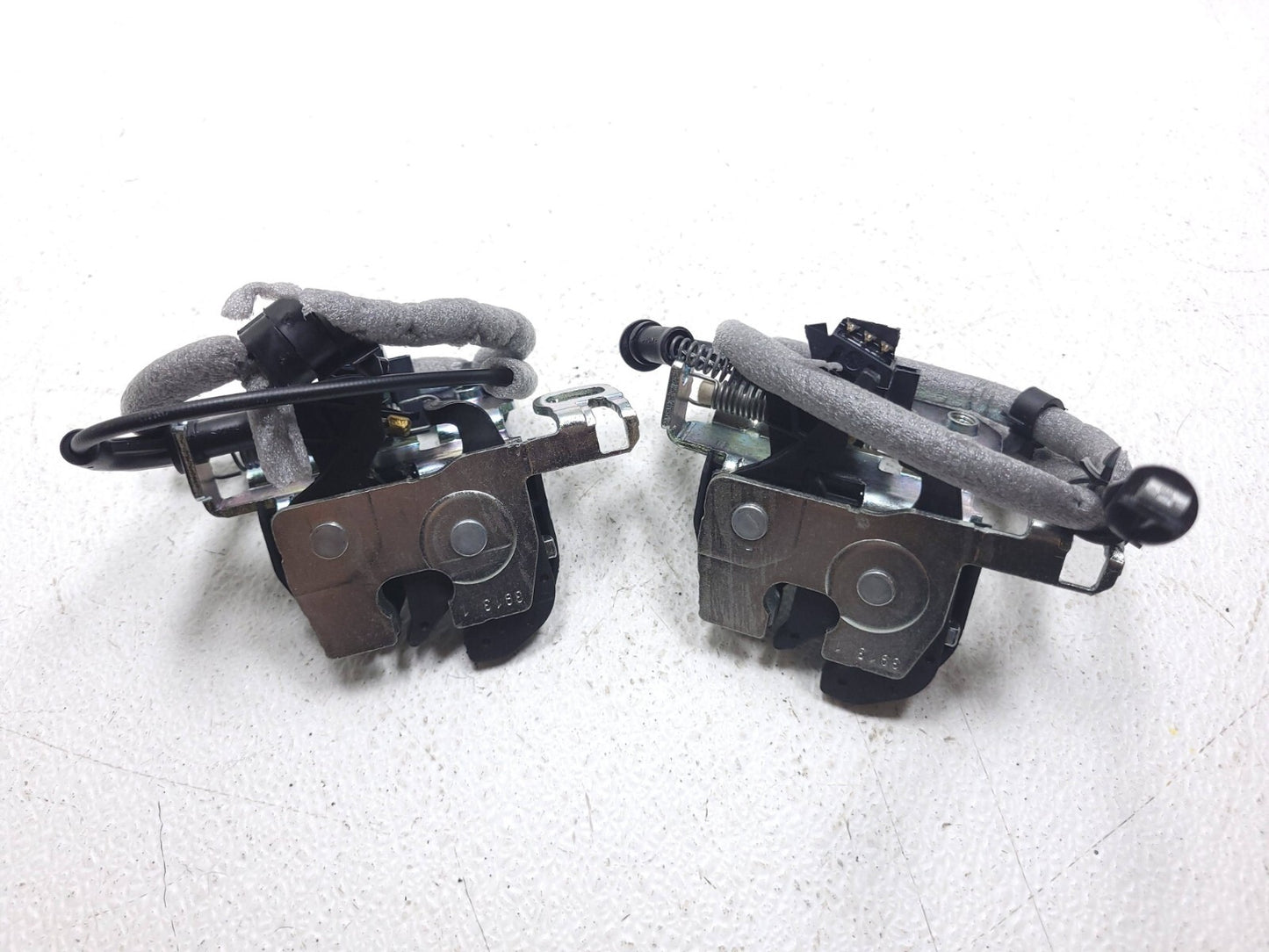 2014 Mercedes E350 Rear Folding Seat Lock Latch Actuator 2pcs OEM