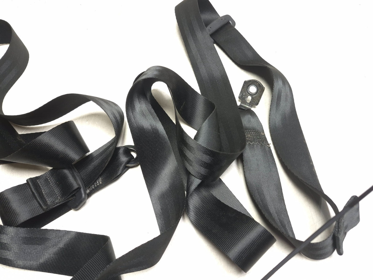 2013 Ford Focus Rear Seat Belt Retractor Left & Right Pair OEM