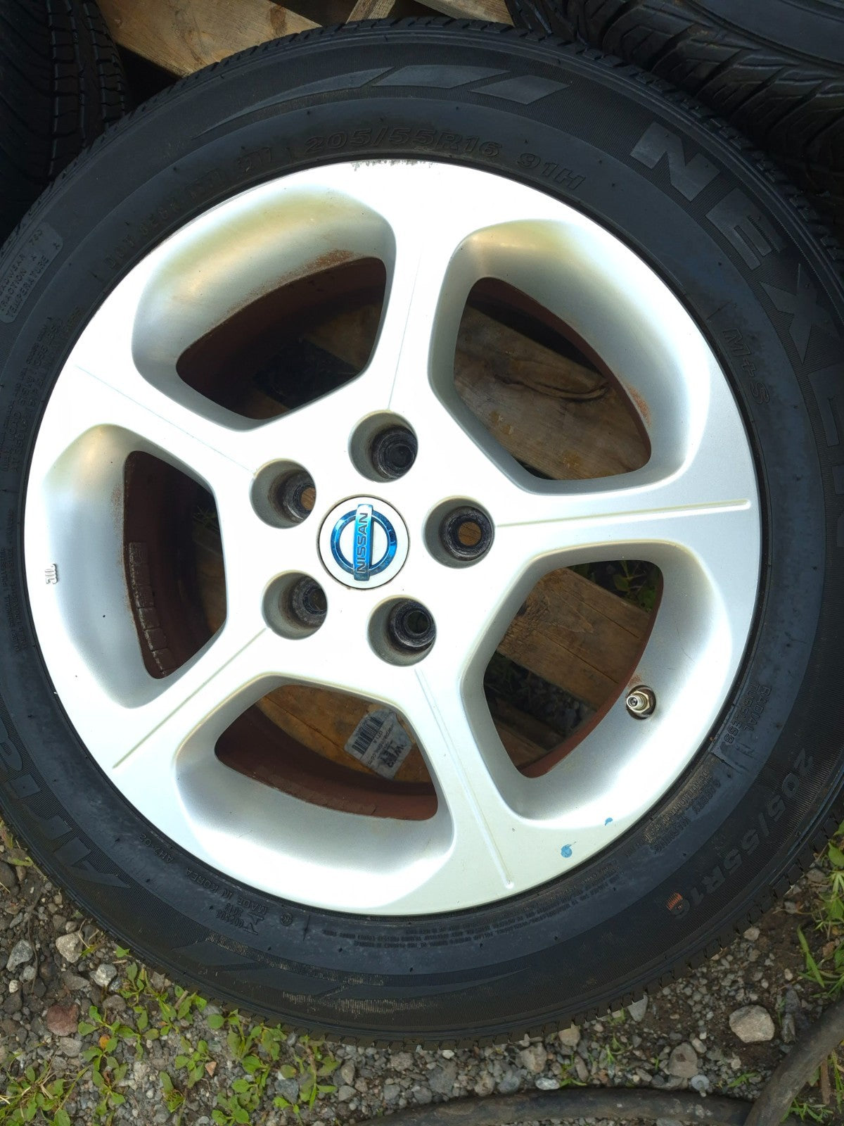 2012 Nissan Leaf Wheel Rim W/ Tire 205/55 R16x6.5j 7.3/32 4 Pcs OEM