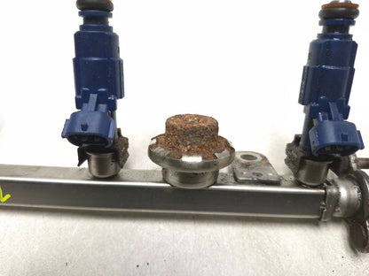 2011 Kia Sportage Fuel Rail W/ Injector 2.4l OEM