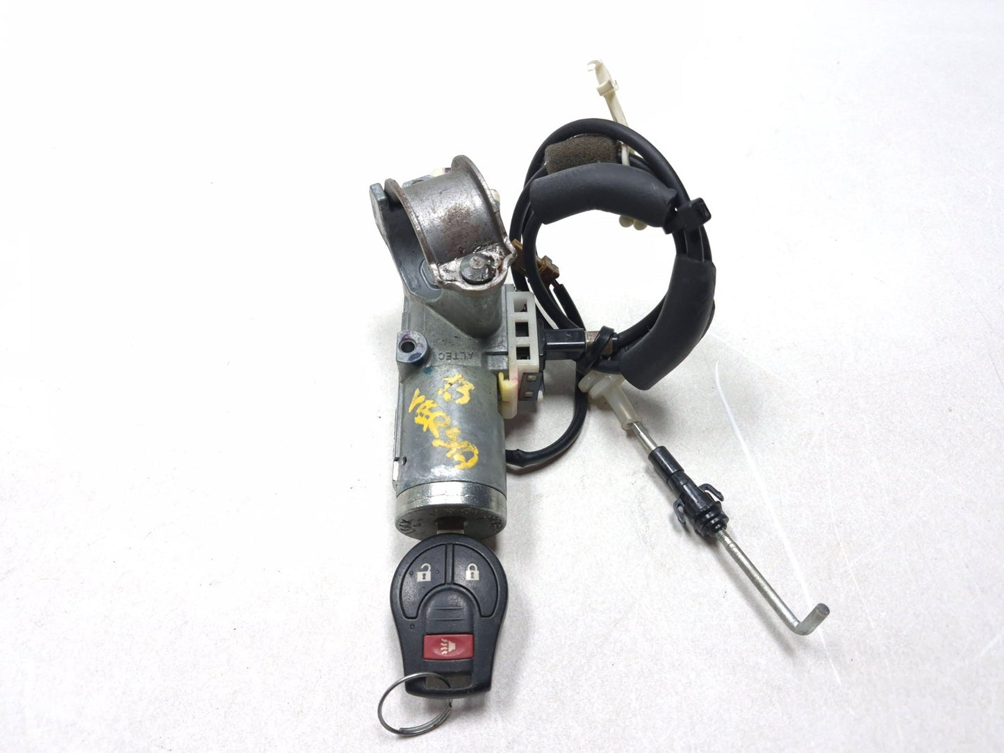 2013 Nissan Versa Ignition Lock W/ Key OEM 95k