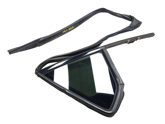 2011 Chevrolet Equinox Rear Door Vent Window Glass Passenger Side Right OEM