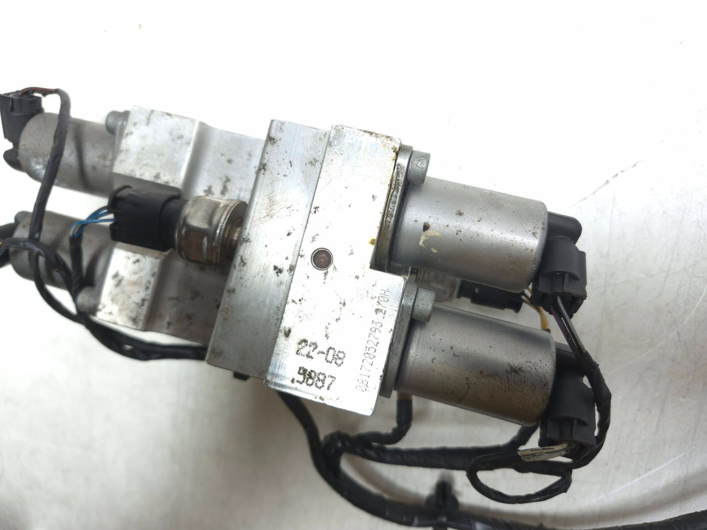 2008 BMW X6 E71 Dynamic Drive Suspension Valve Block OEM