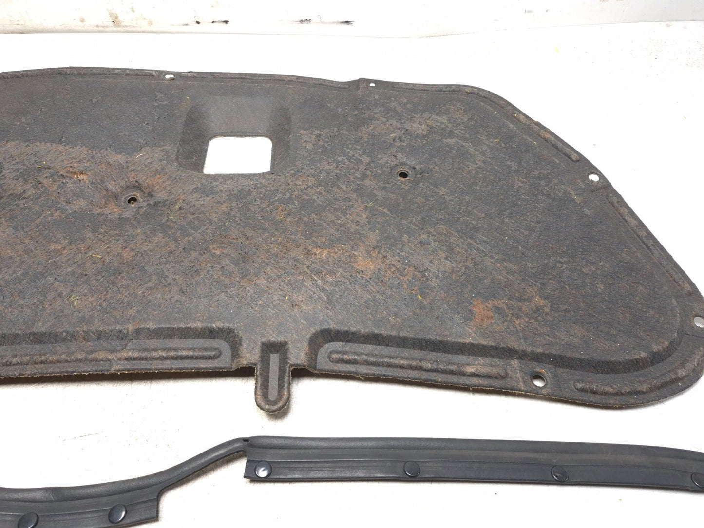 2009 Mazda CX7 Hood Insulation Pad Heat Mat Oem✅