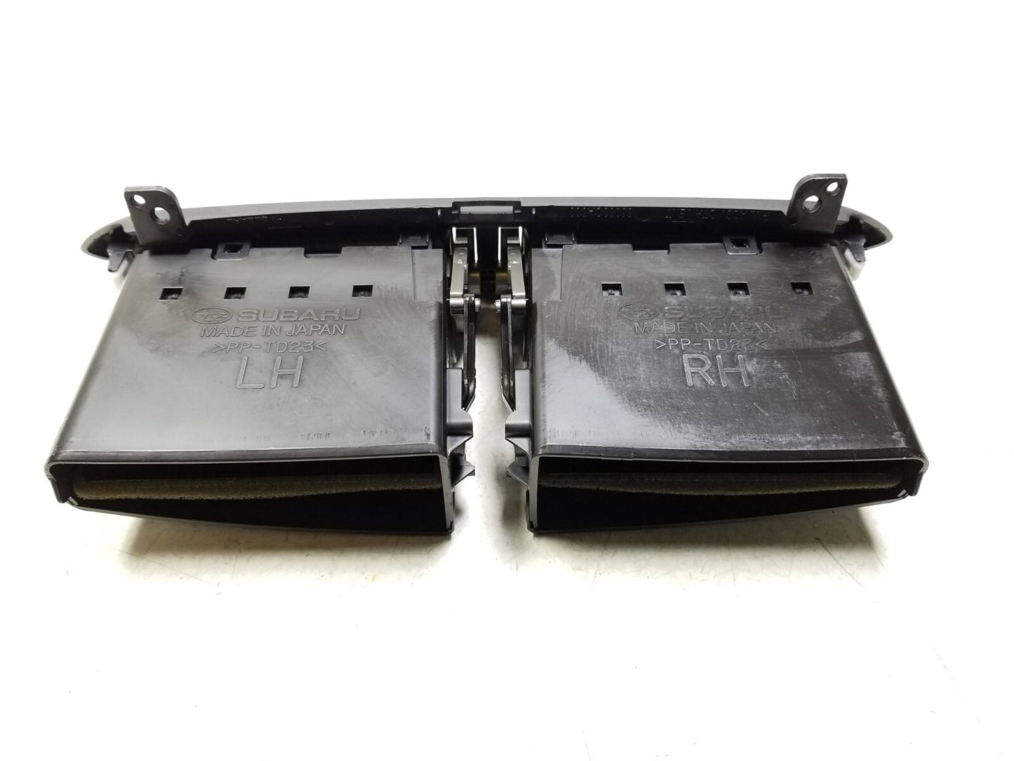 2015 Scion Fr-s Center Console Air Vent Grille OEM