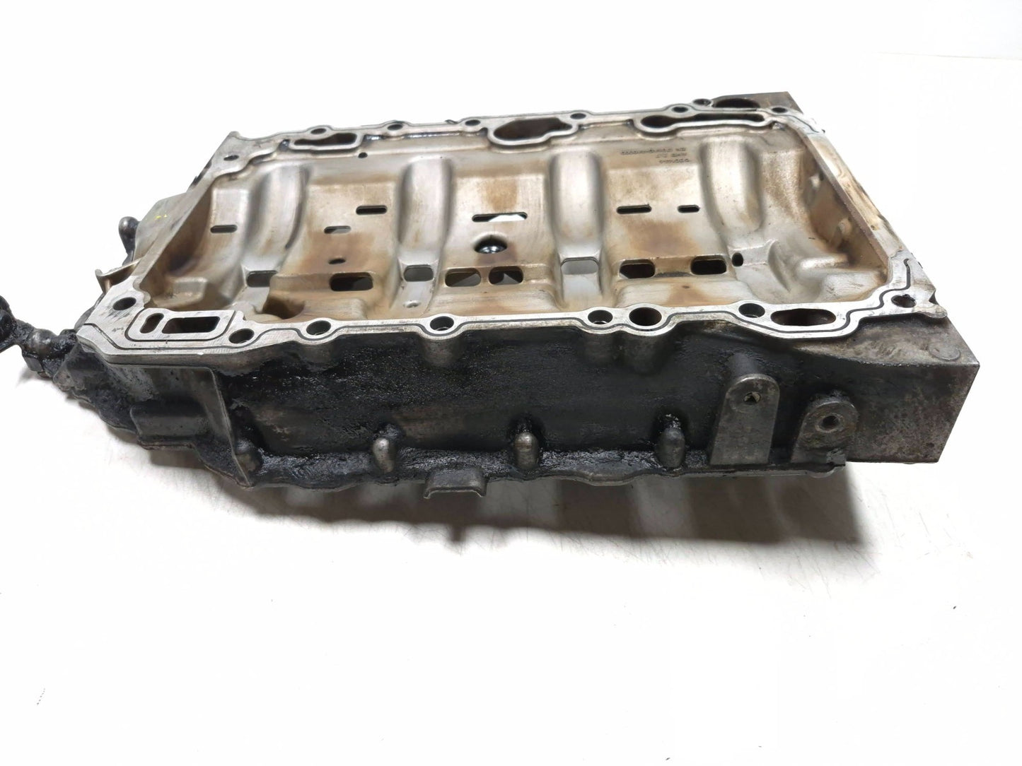 2011 Volkswagen Tiguan Engine Oil Pan Upper 2.0l OEM
