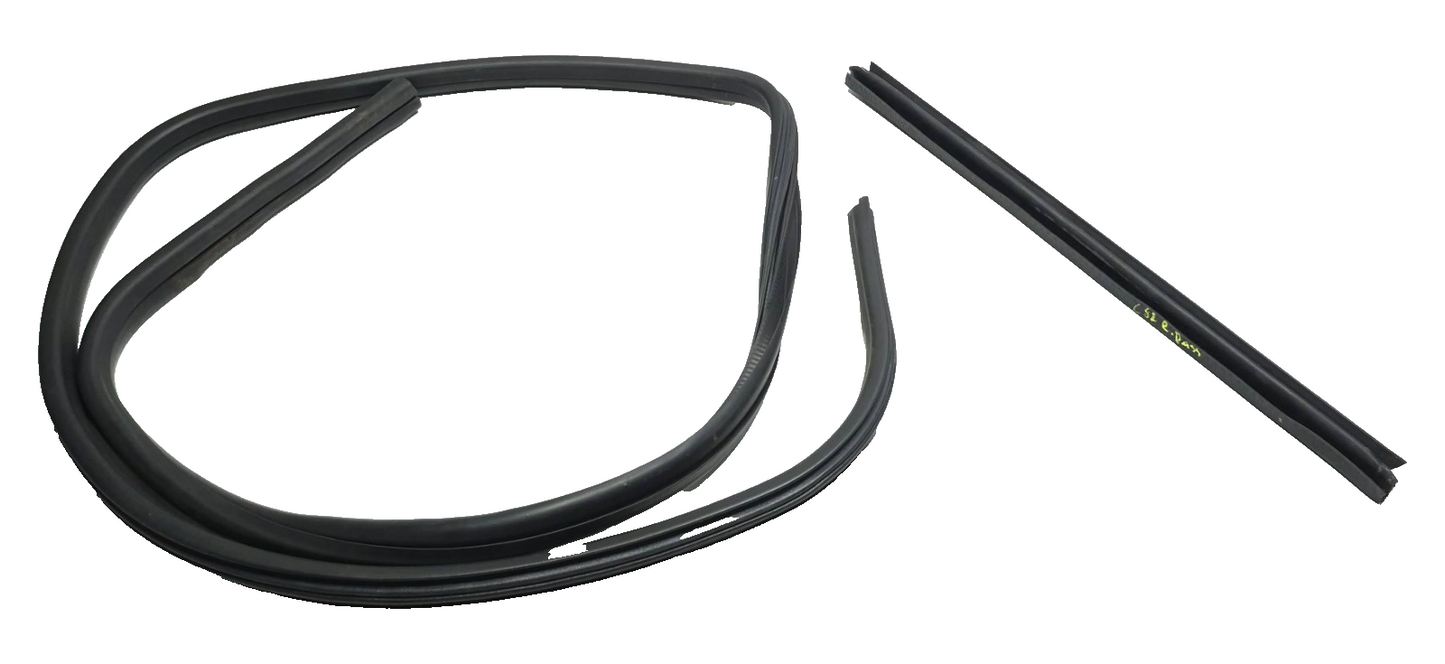2013 Cadillac Escalade Esv Rear Door Weatherstrip Seal Passenger Side Pair OEM