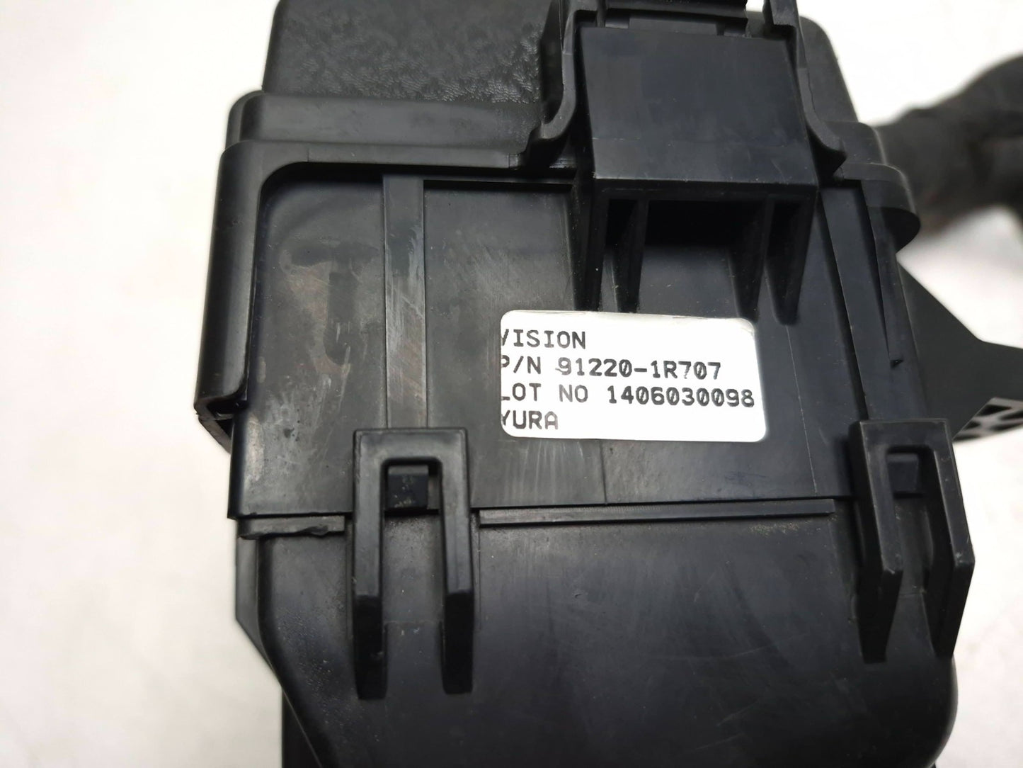2014 Hyundai Accent Fusebox Fuse Box Relay Module OEM