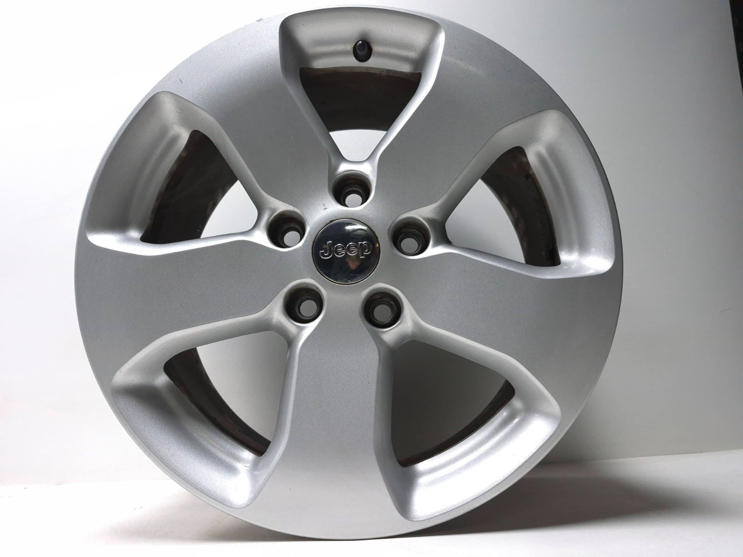 2012 Jeep Grand Cherokee Wheel Rim 18"x8 OEM