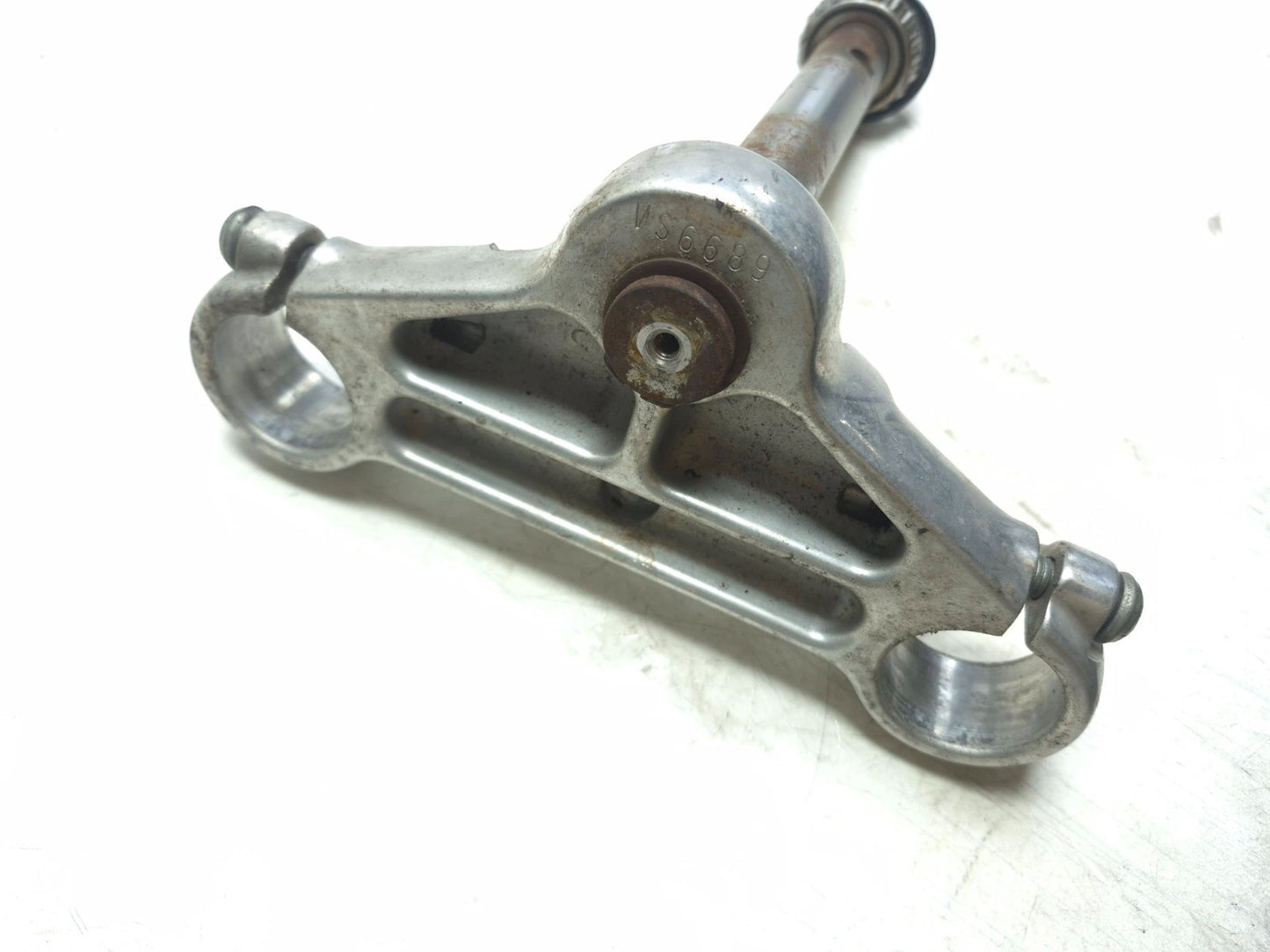 2004 Harley-davidson Sportster Xl883 Front Fork Lower Triple  Tree OEM