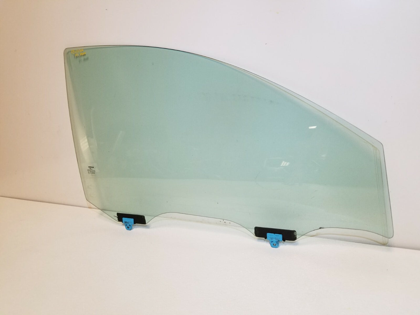 2013 Nissan Versa Front Door Window Glass Right Passenger Side OEM