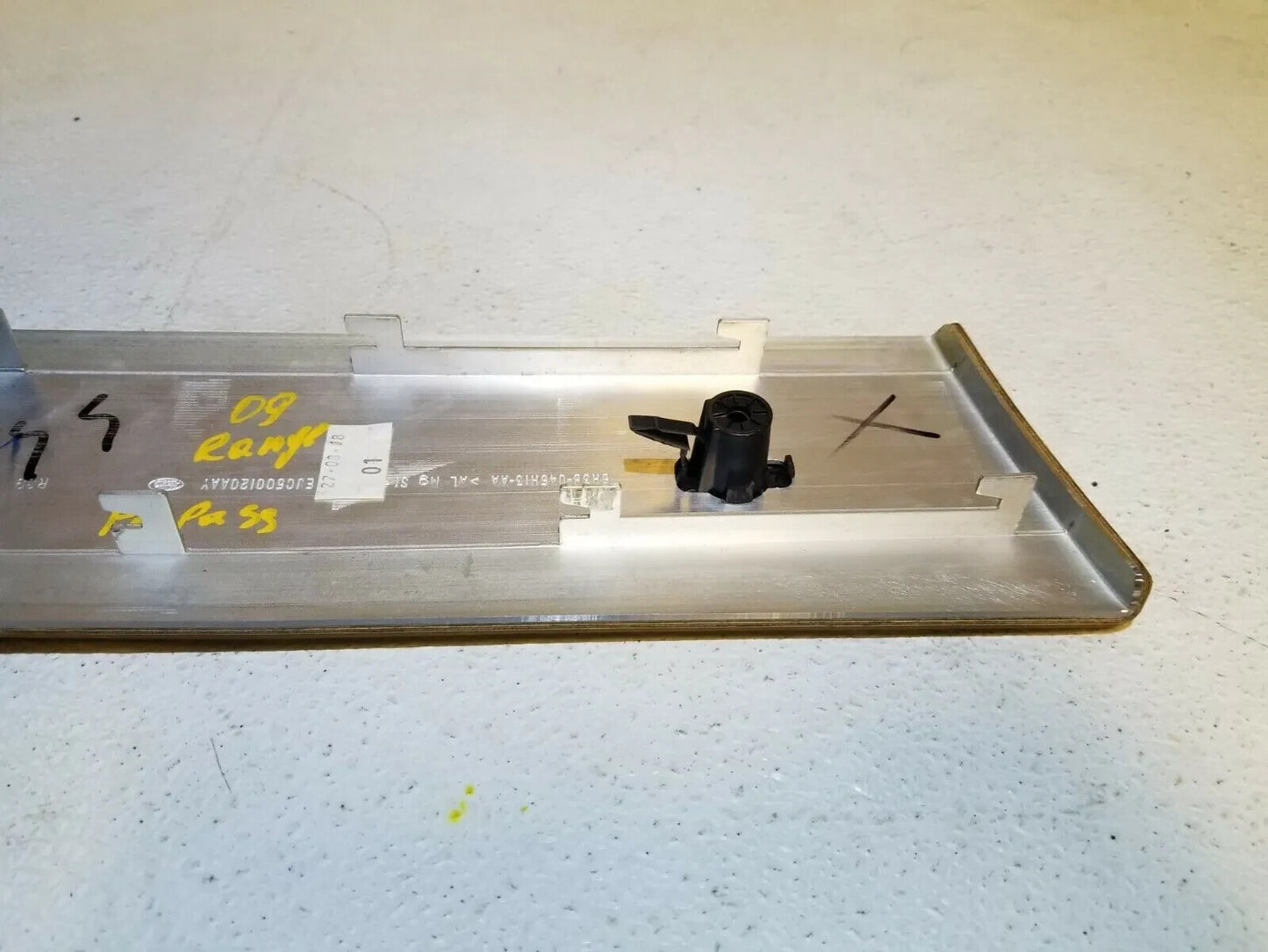 2009 Range Rover Sport Front Door Interior Handle W/ Trim Passenger Side OEM