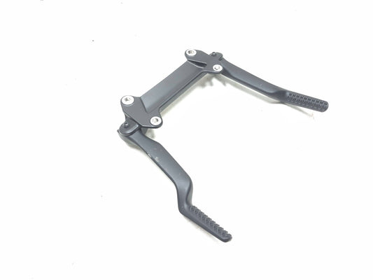 2025 Yamaha Xsr900 Rear Footrest W/ Mount Bracket Left & Right OEM