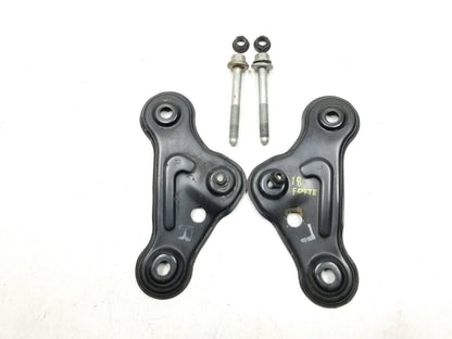 17 18 Kia Forte Front Crossmember Subframe Stay Bracket Pair OEM 49k Miles